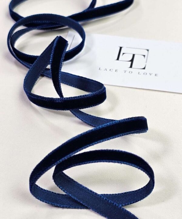 Blue velvet wreath decoration bow ribbon