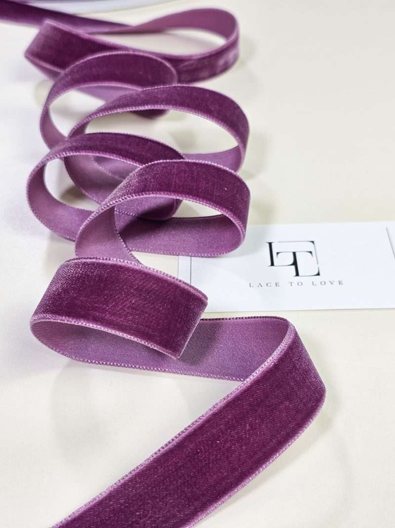 Violet velvet wreath decoration bow ribbon