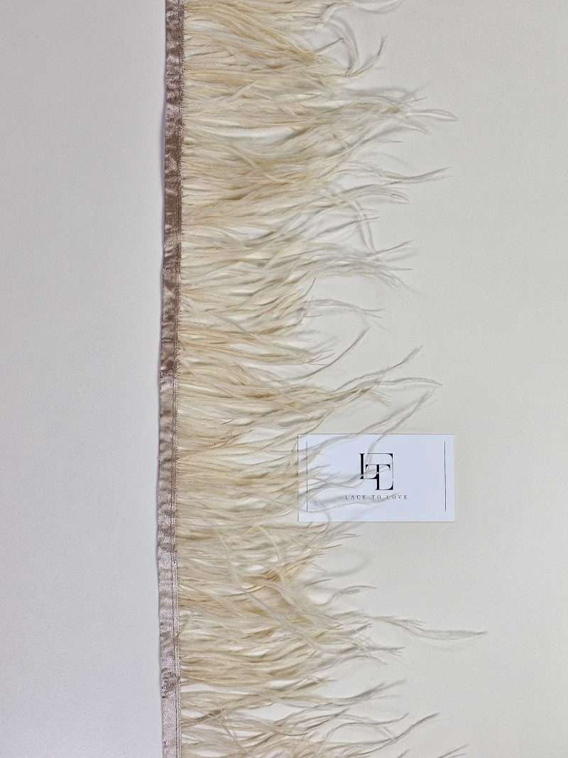 Beige natural ostrich feather fringe