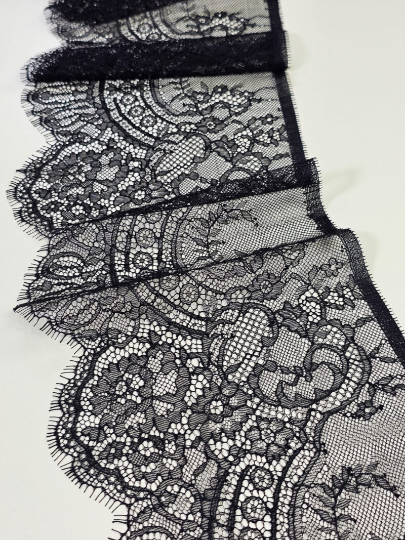 Black Chantilly lace trimming - Lace To Love
