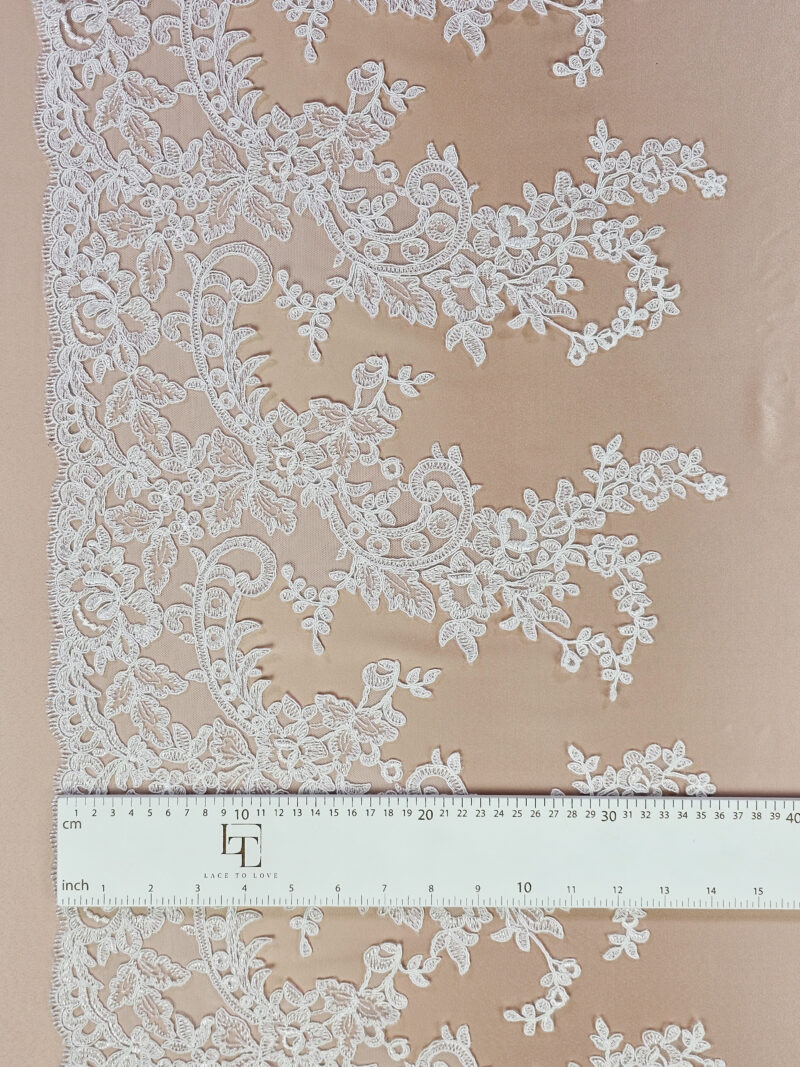 High quality embroidered lace fabric trim by the meter