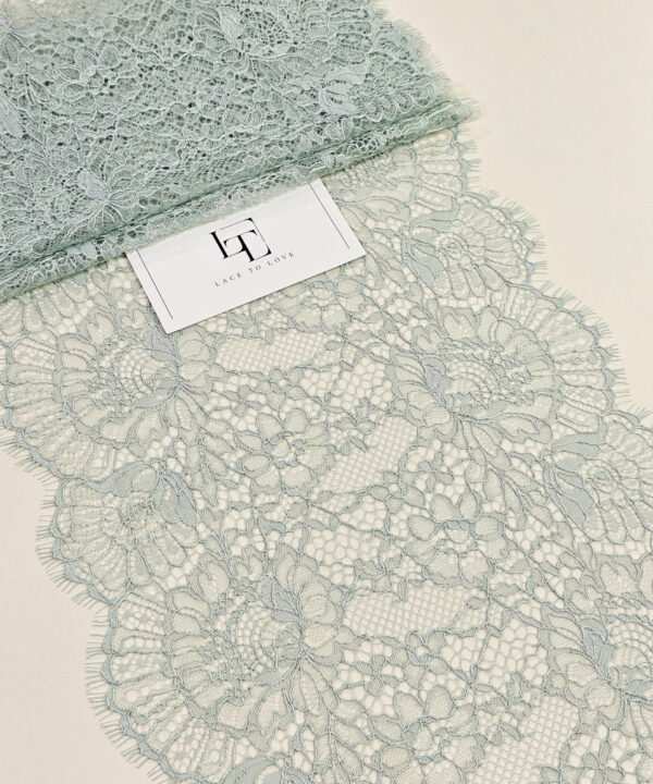 Delicate pale green lace border