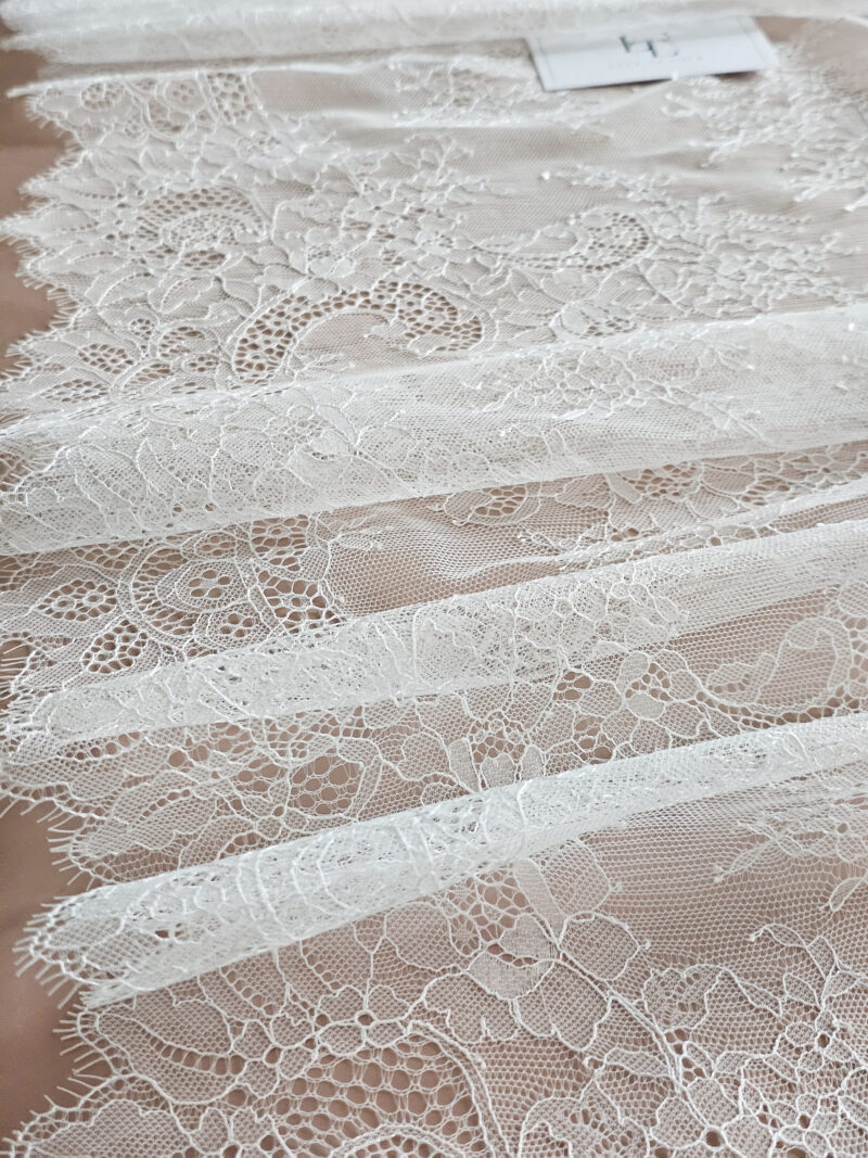 White Chantilly eyelash lace trim fabric europe