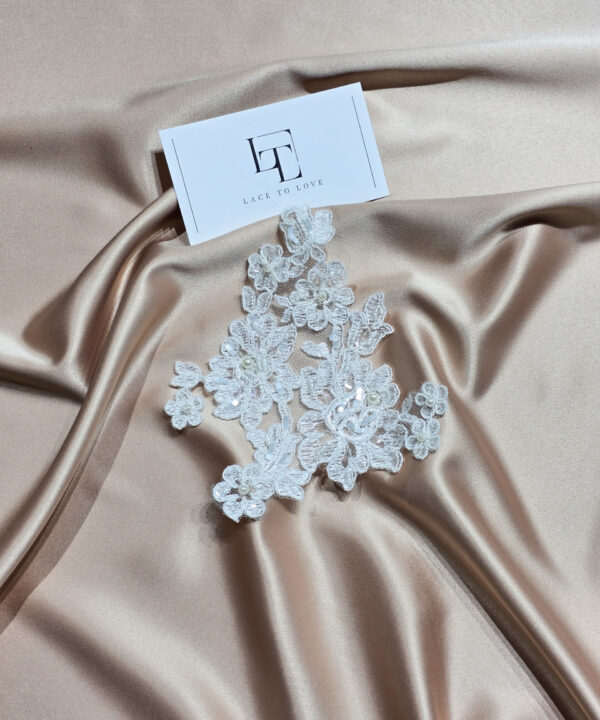White wedding dress beaded lace decoration