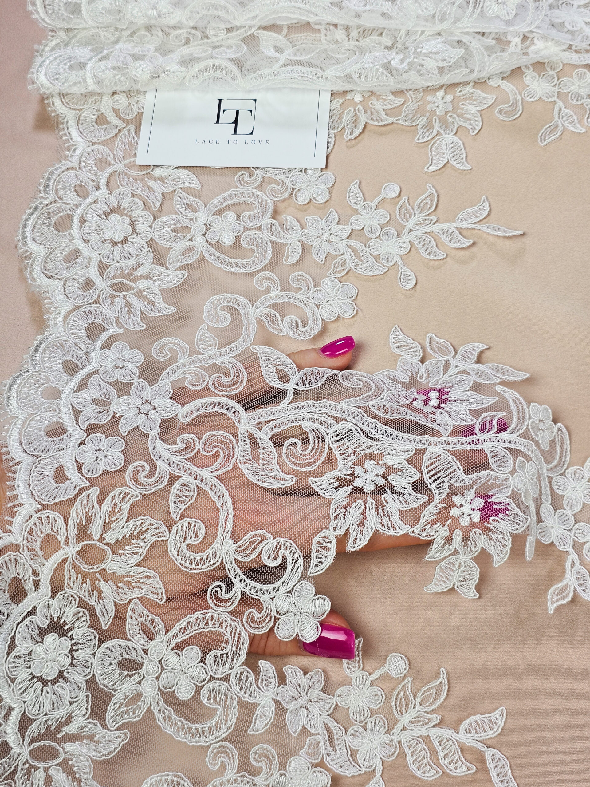 Delicate white lace border