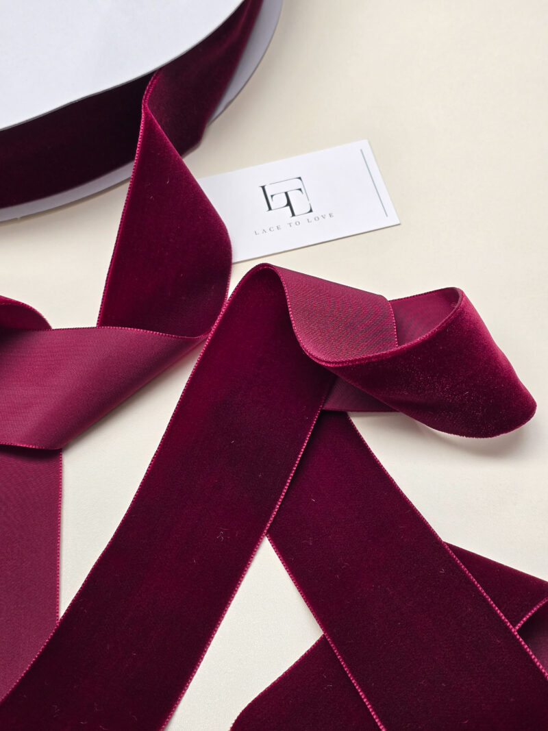 Chair-cushion-burgundy-decoration-ribbon