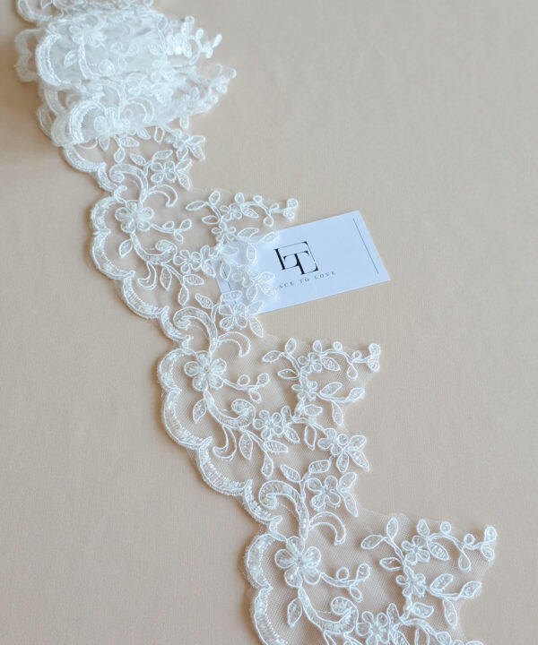 Heavy ivory embroidery lace fabric trimming