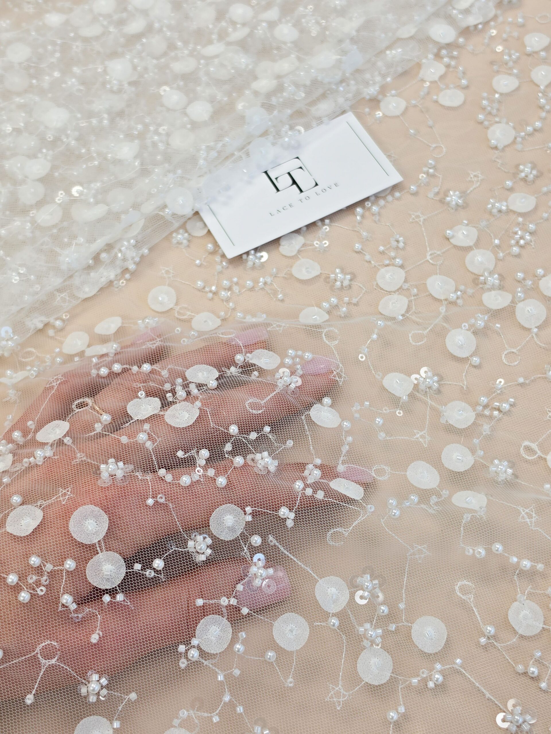 White lace fabric 3D sold by the meter online shop