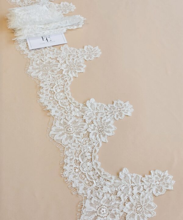 Ivory Chantilly eyelash lace trim with cord europe